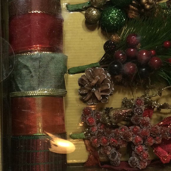 Gift Glitz Decorative Gift Wrap Accents & Ribbons - Picture 4 of 6